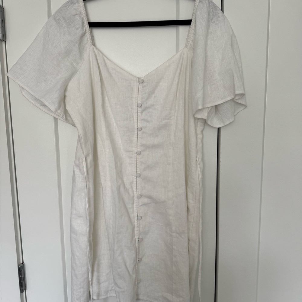 White linen A&F dress